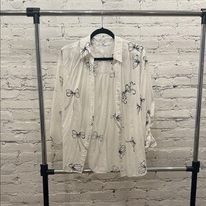 Jane and Delancey White Button Down Shirt with Black Bow Print